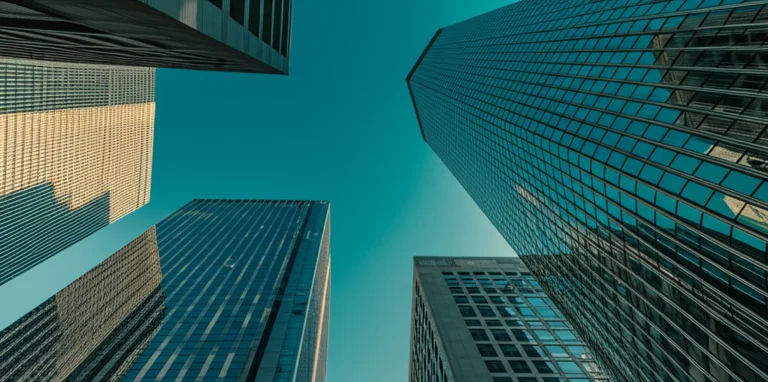 不動産投資市場動向2025｜金利・価格の展望とハイキャリアの戦略